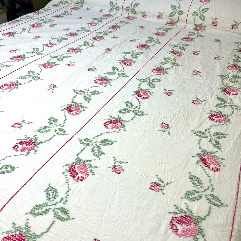 Vintage hand Made quilt. Late 1800-1900